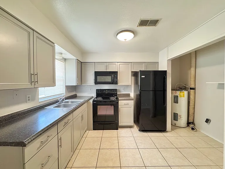 5665 Struthers Ct — Photo 22