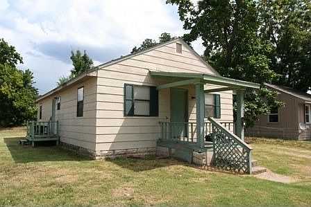 This home is perfect for the first time home buyer or investor