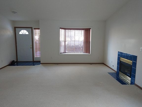 3rd image of 2502 Barrington Ct NE