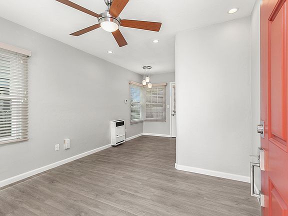 5th image of 4742-44 Lotus St #4744