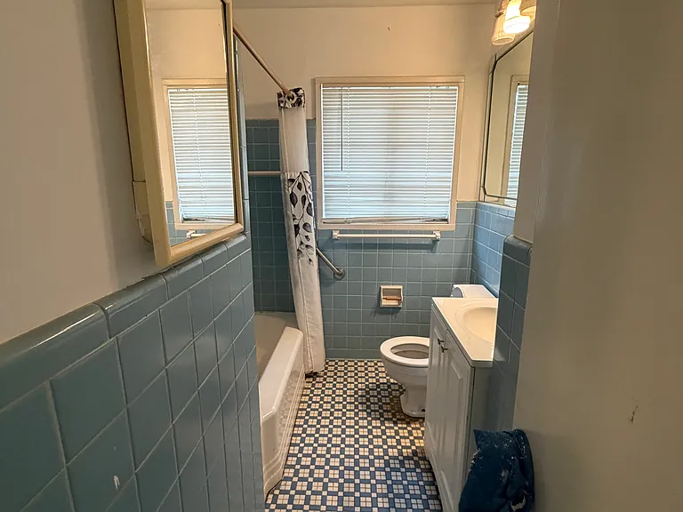 1960 Mountain Dr — Photo 5