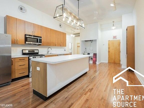 2nd image of 3040 N Ashland Ave #1R
