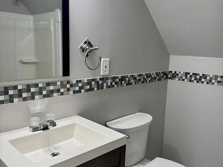 389 Elaine Dr — Photo 21