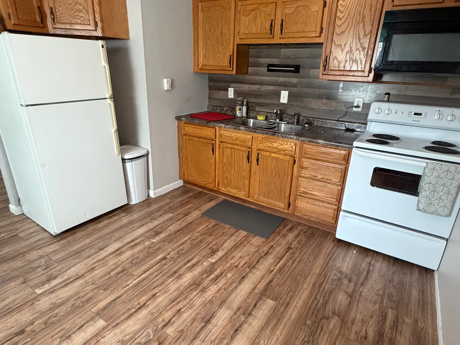 2 bed, 950 sqft, $1,295 — Photo 2