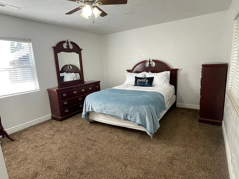 225 W Ctr — Photo 1