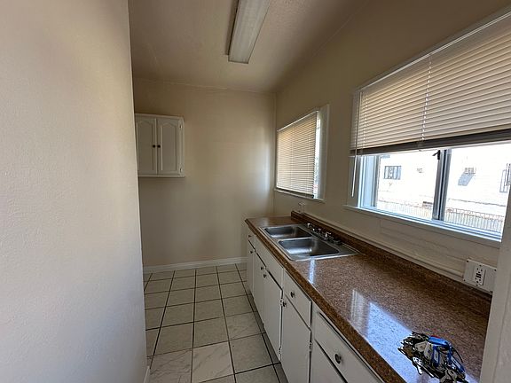 3rd image of 3846 S Grand Ave APT 19