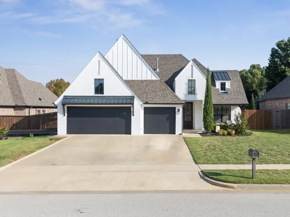 2240 W Charlotte St, Broken Arrow, OK 74011