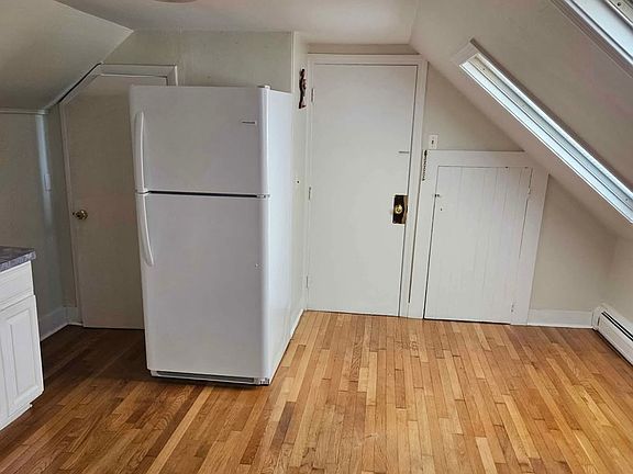 4th image of 170 Lynn St APT 3