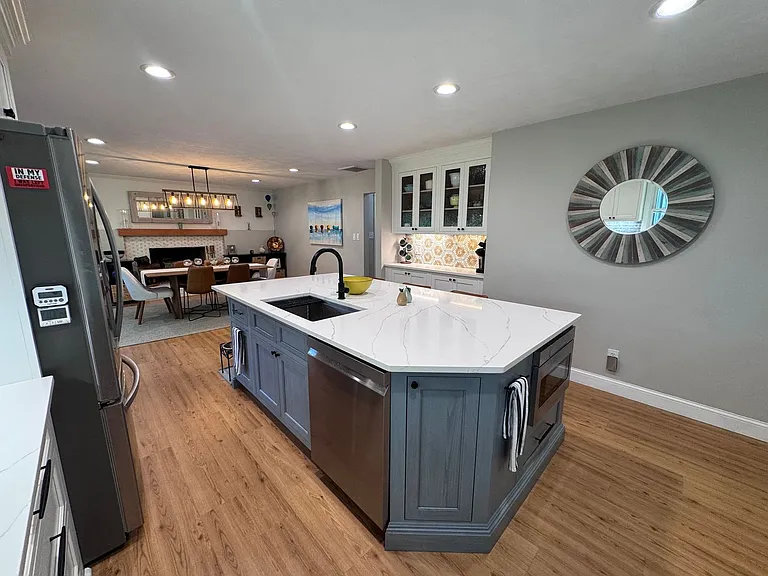 928 General Stuart Dr — Photo 18