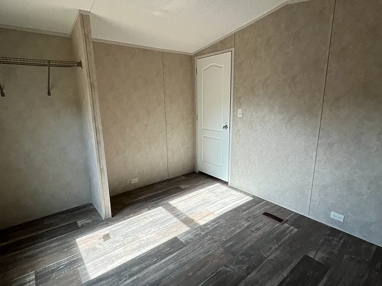 100 Tuckaway Dr #15 — Photo 5