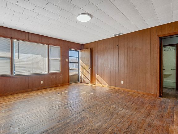 3rd image of 2808 1st St
