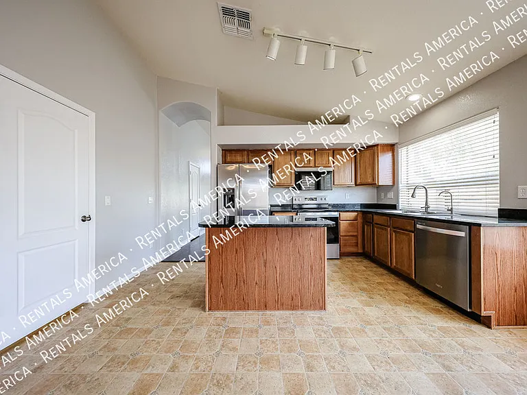 51 W Hereford Dr — Photo 11