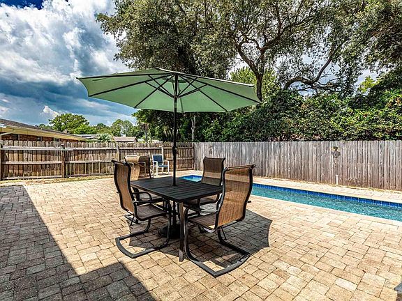 5th image of 675 Merioneth Dr