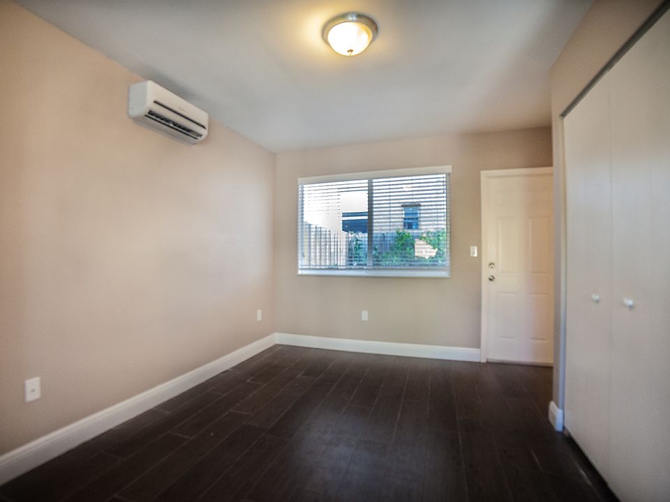 2nd image of 500 SW 9th Ave #5A