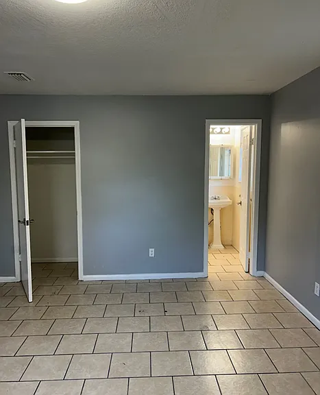 6412 New Kings Rd #2 — Photo 9