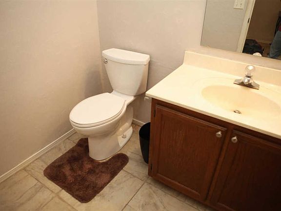 4th image of 1318 Foxborough Dr