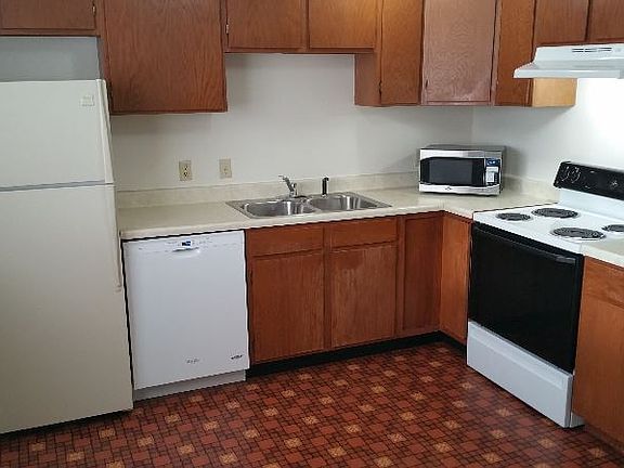 2nd image of 151 Miller St NE #D-17