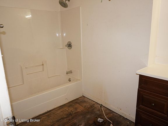 4th image of 736/732 1st Ave E