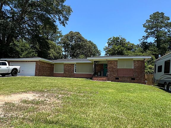 3rd image of 310 Forest Hill Dr