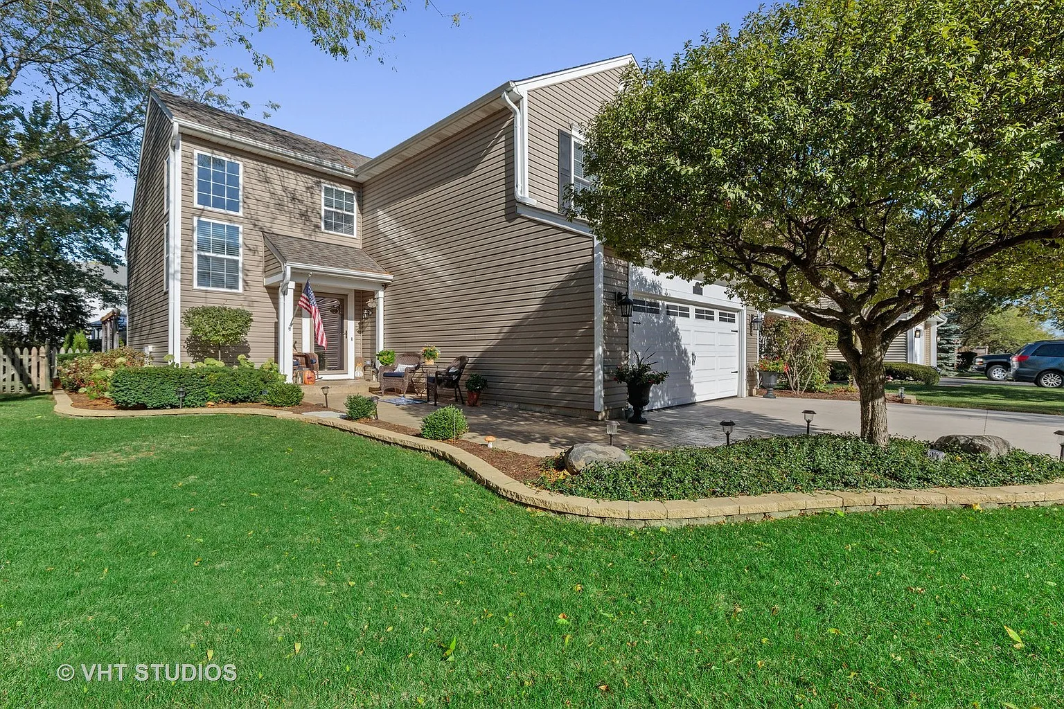 216 Lenox Ct photo 1