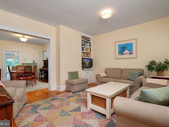 3rd image of 412 3rd St
