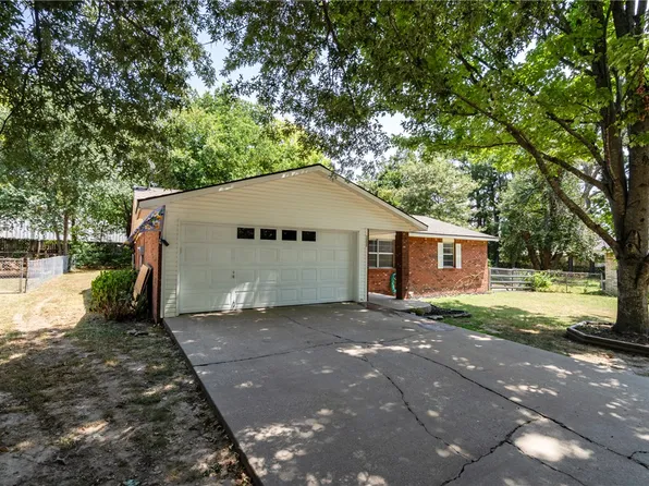 1207 S Prospect Cir, Siloam Springs, AR 72761