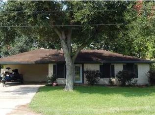 111 Maple Dr, Lafayette, LA 70506