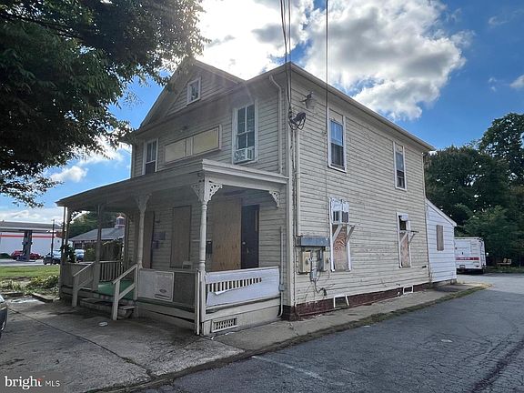 4th image of 403 E Diamond Ave