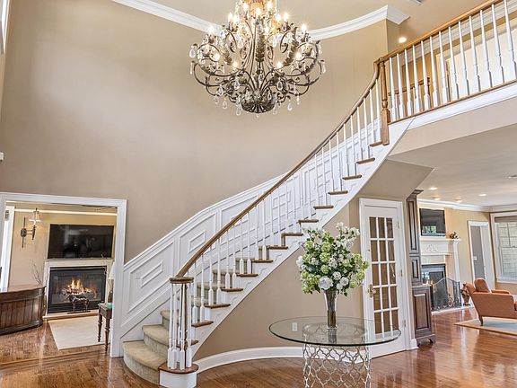 3rd image of 108 Parrish Pond Ct E