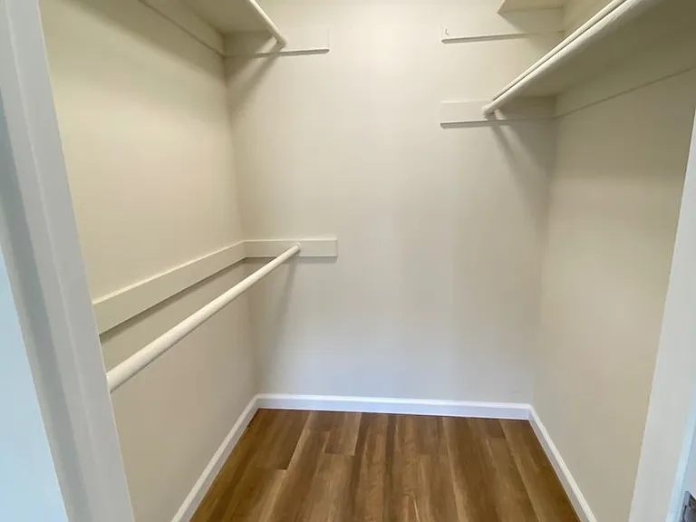 2475 Corinth Apartments — Photo 7