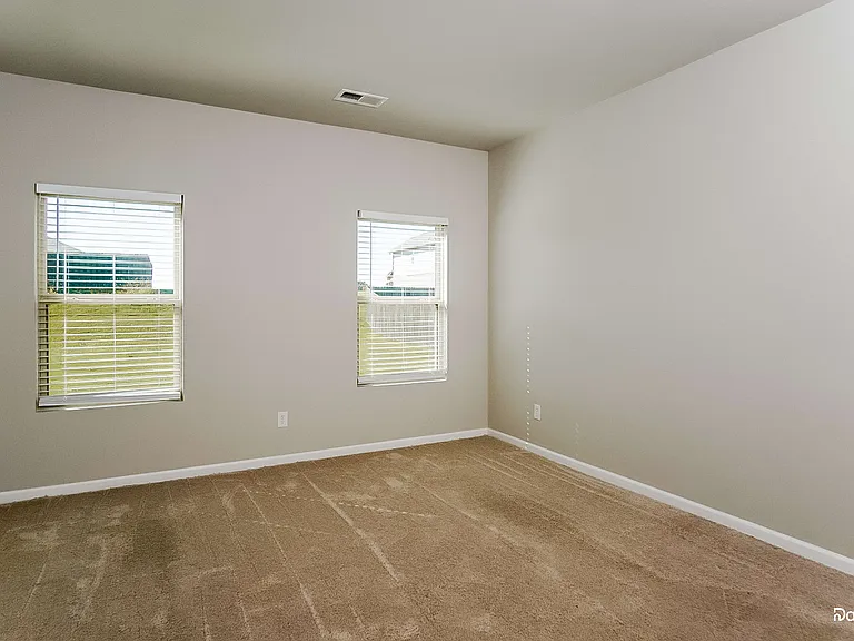 215 Tobin Ln — Photo 8