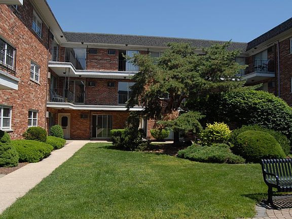 2nd image of 5920 W 55th St APT 204