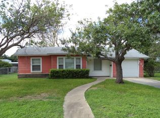 406 Wallace St, Seguin, TX 78155