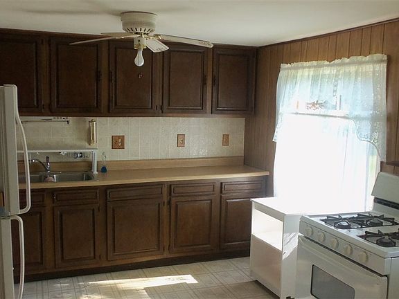 3rd image of 1129 Windywood Dr