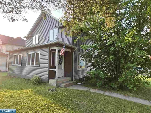 702 6th St NW, Chisholm, MN 55719