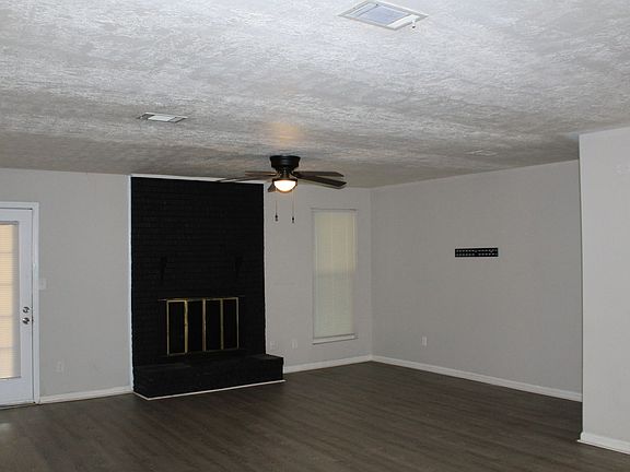 2nd image of 3109 Jennifer Ct