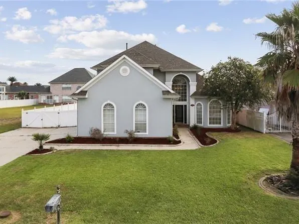 5042 Par Four Dr, New Orleans, LA 70128