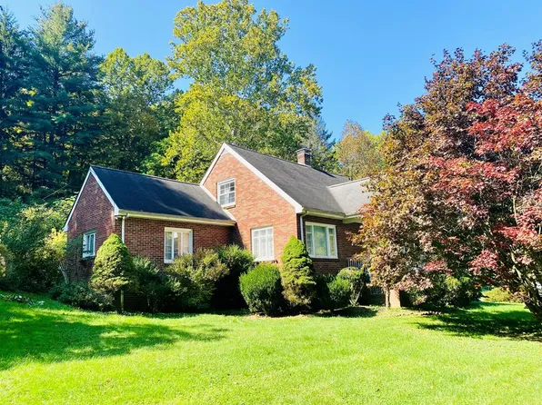 *2289 Short Creek Rd, Wheeling, WV 26003