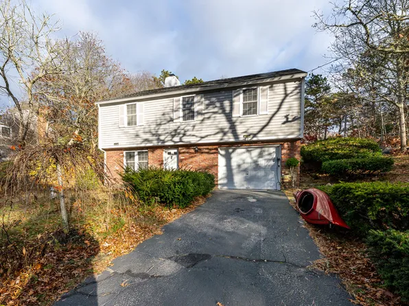 27 Quaker Lane, Harwich, MA 02645