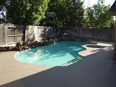 2nd image of 8648 Daimler Way
