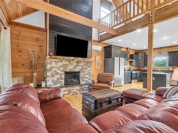 4th image of 280 Penny Ln