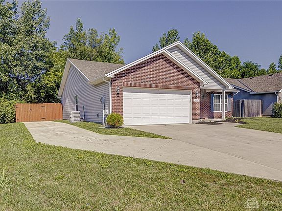 3rd image of 2020 Jackson Ln