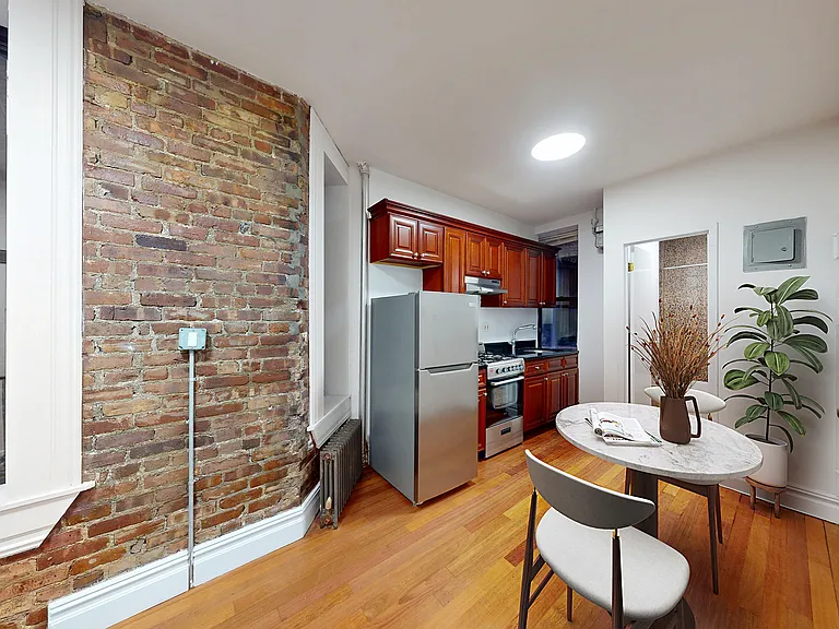 142 W 109th St #1E — Photo 1