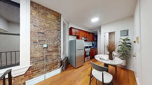 142 W 109th St #1E Photo 1