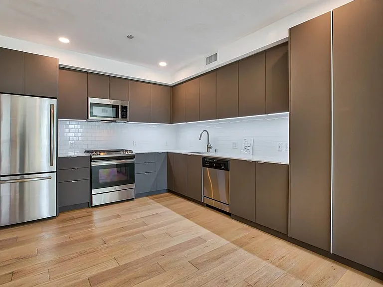 1048 Manzanita — Photo 11