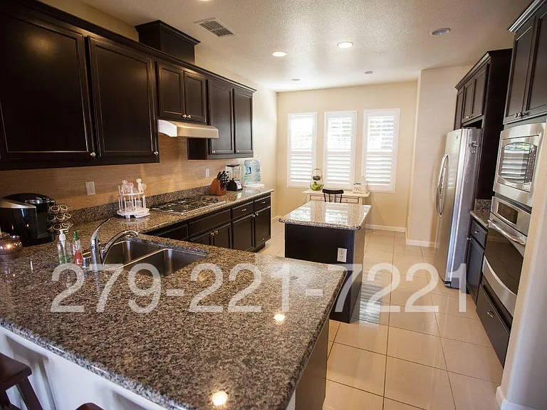 8058 Linda Isle Ln — Photo 5