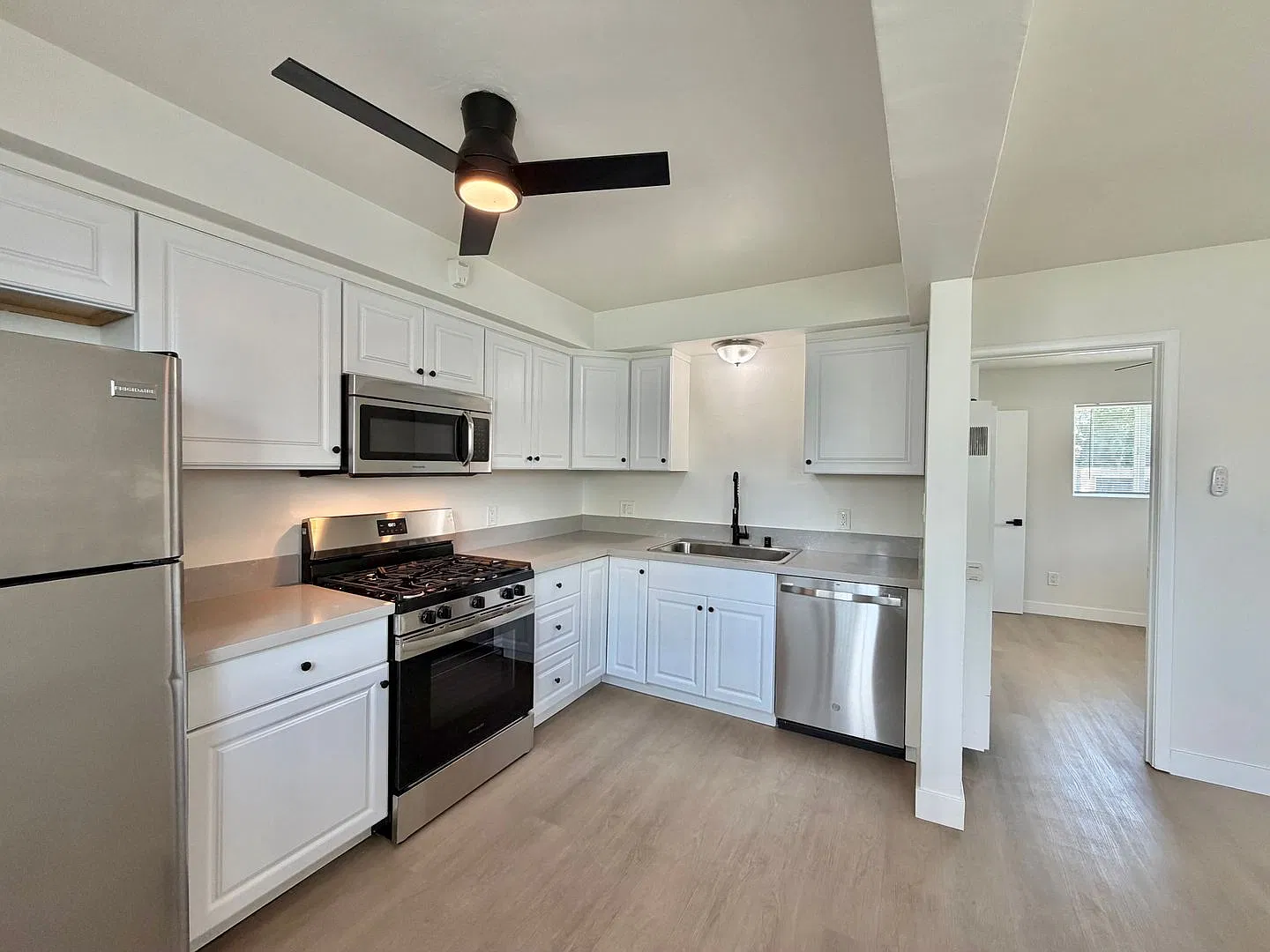 SDS T 4480-86 51st Street — Photo 2