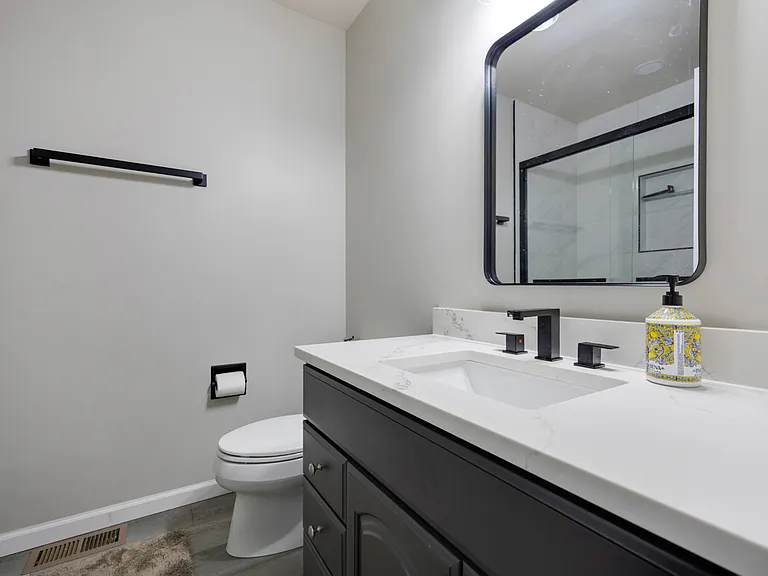 25W055 Canary Ct — Photo 20