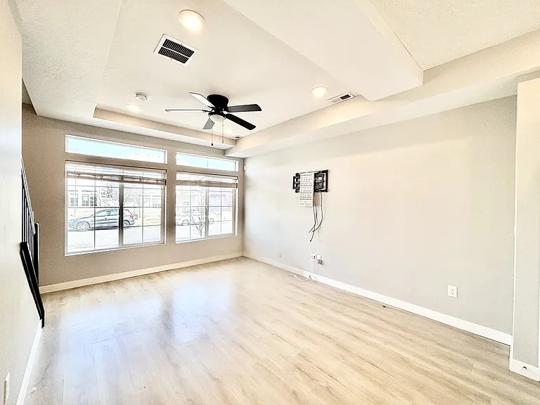 153 E Brushy Canyon St #1 — Photo 38