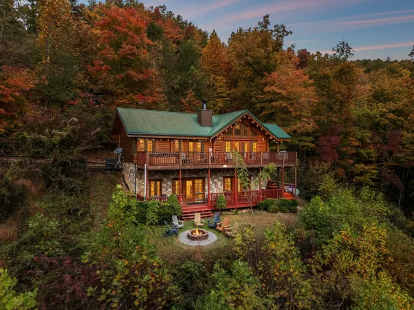630 Big Bear Ridge Rd, Gatlinburg, TN 37738
